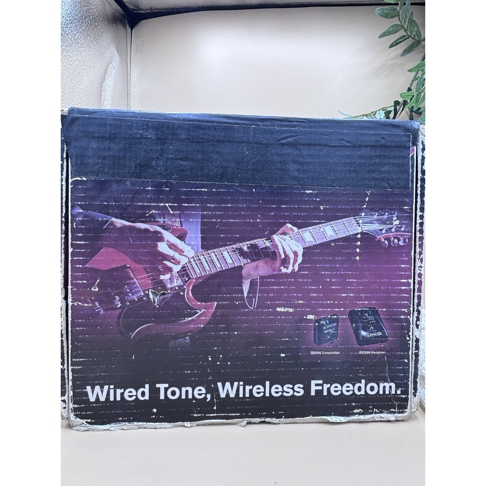 Line 6 Relay G30 Wireless Guitar System TBP06 Transmitter RXS06 Receiver